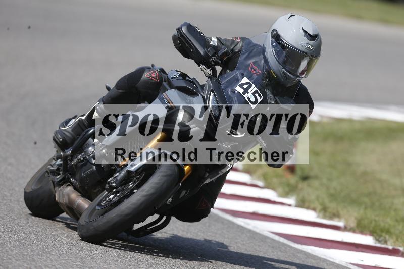 /Archiv-2025/49 26.08.2025 Cornu Master School ADR/blau-bleu/45